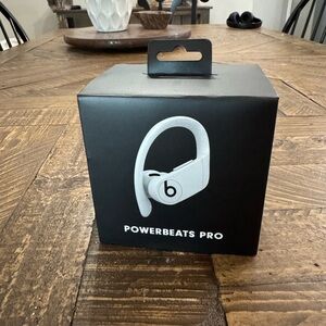 Powerbeats Pro Wireless Earphones - Black